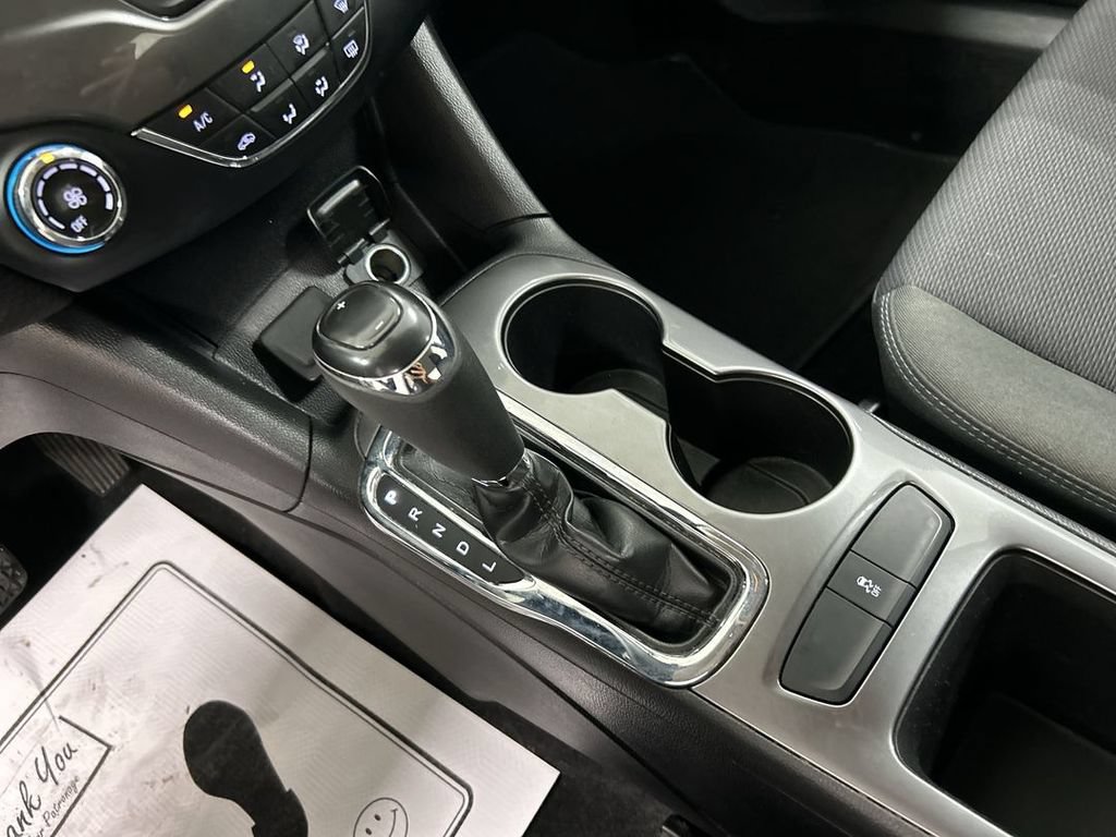 Used 2017 Chevrolet Cruze LT FWD image 17