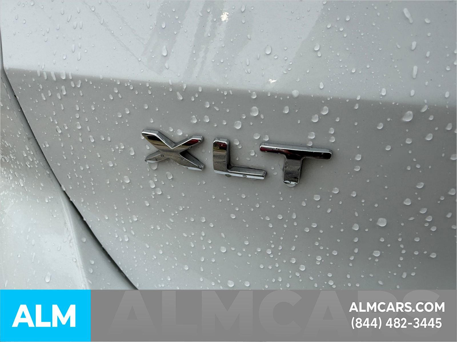 Used 2016 Ford Explorer XLT image 8