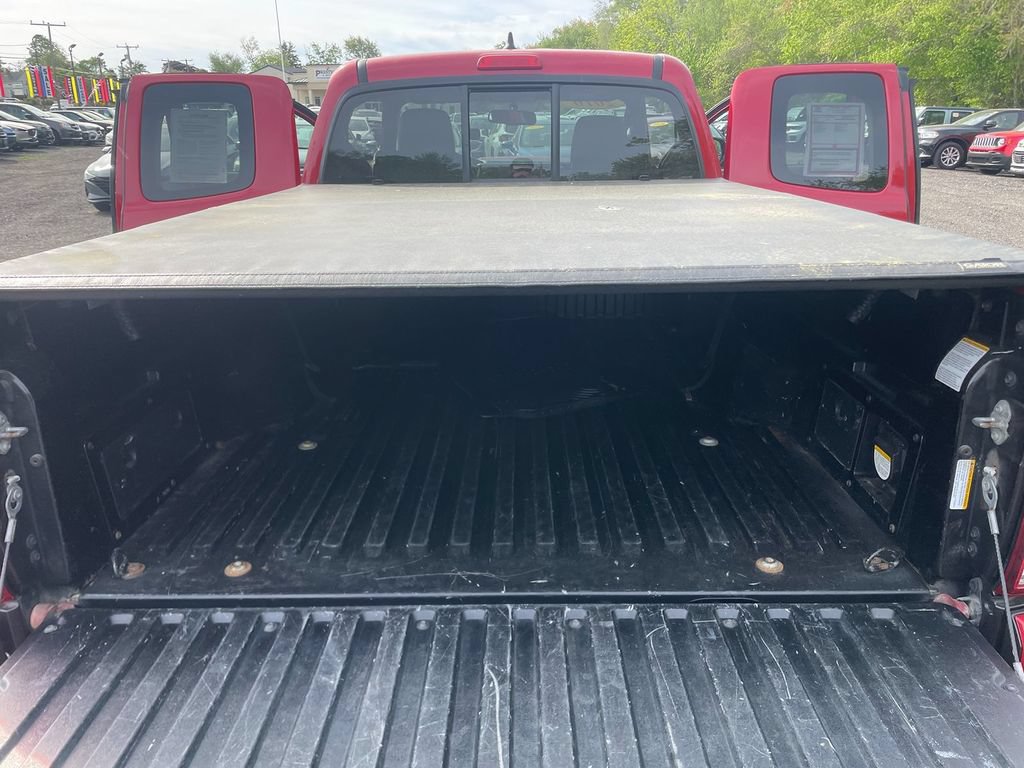 Used 2016 Toyota Tacoma TRD Sport AWD/4WD image 25