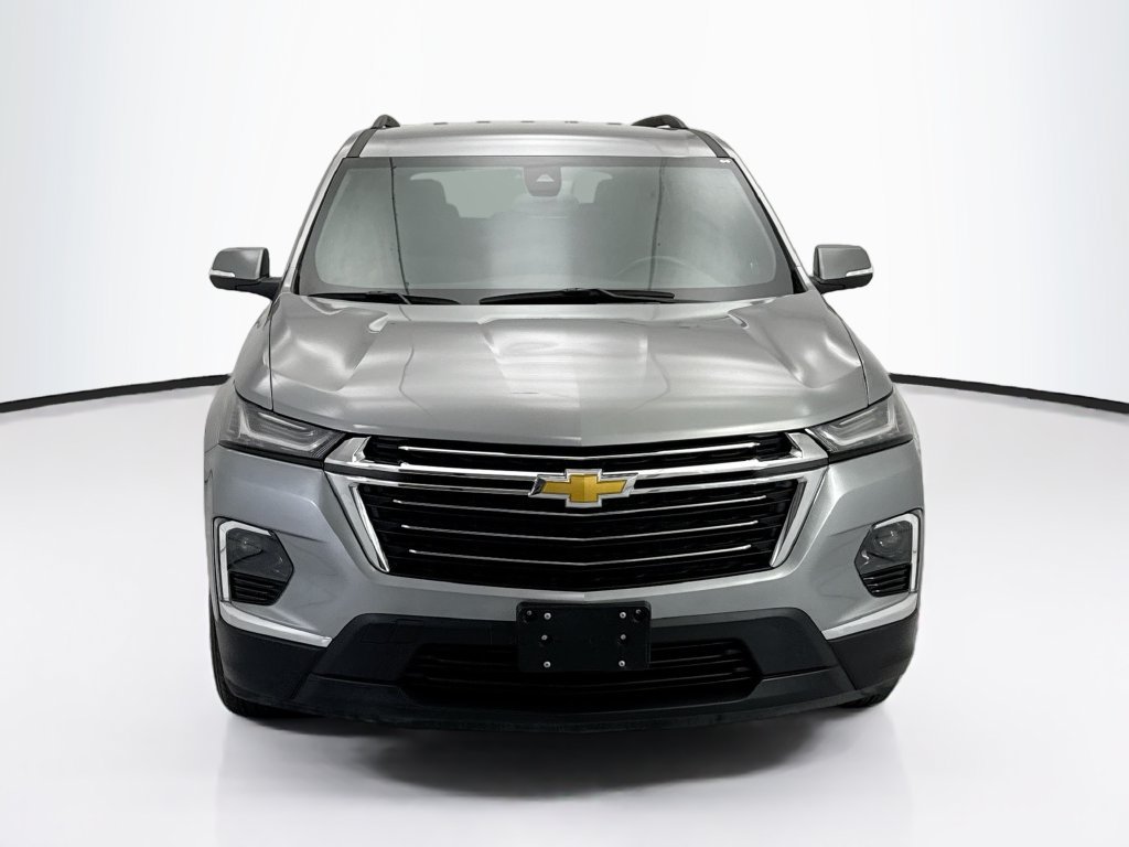 Used 2023 Chevrolet Traverse LT FWD image 2