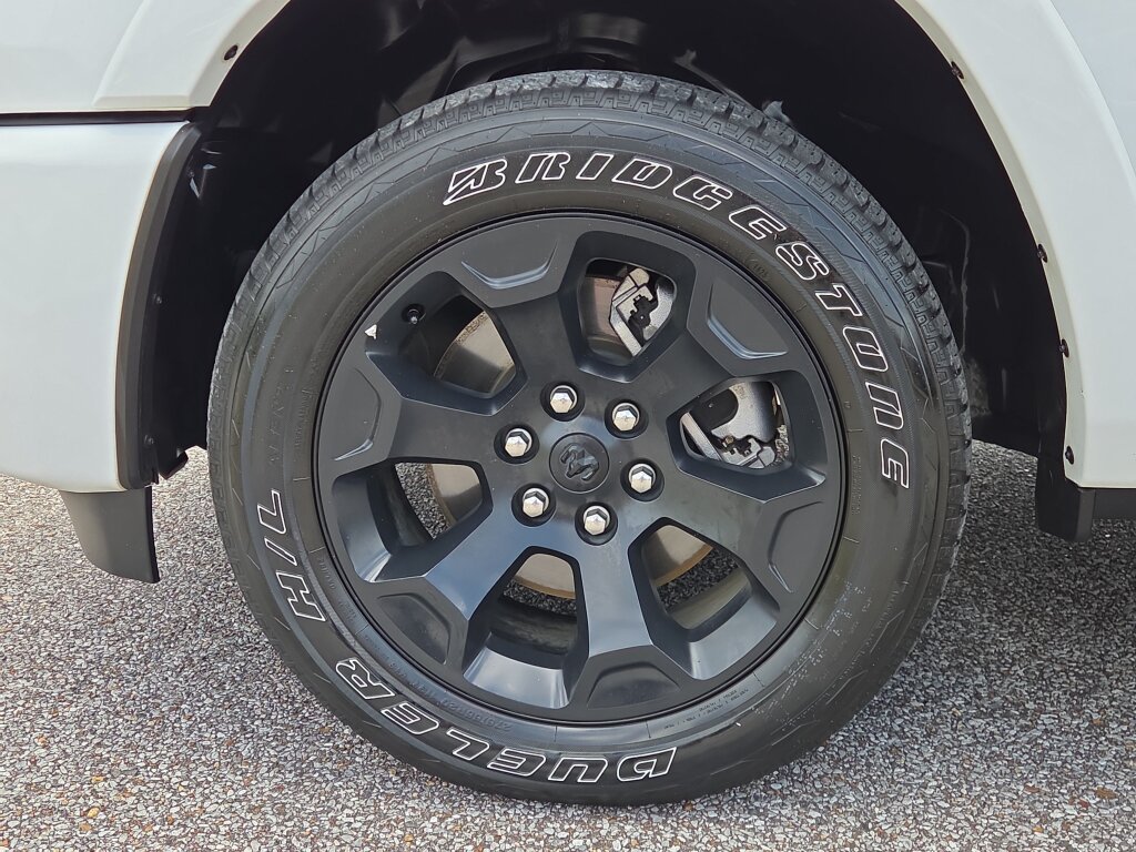 Used 2025 RAM 1500 Big Horn AWD/4WD image 9
