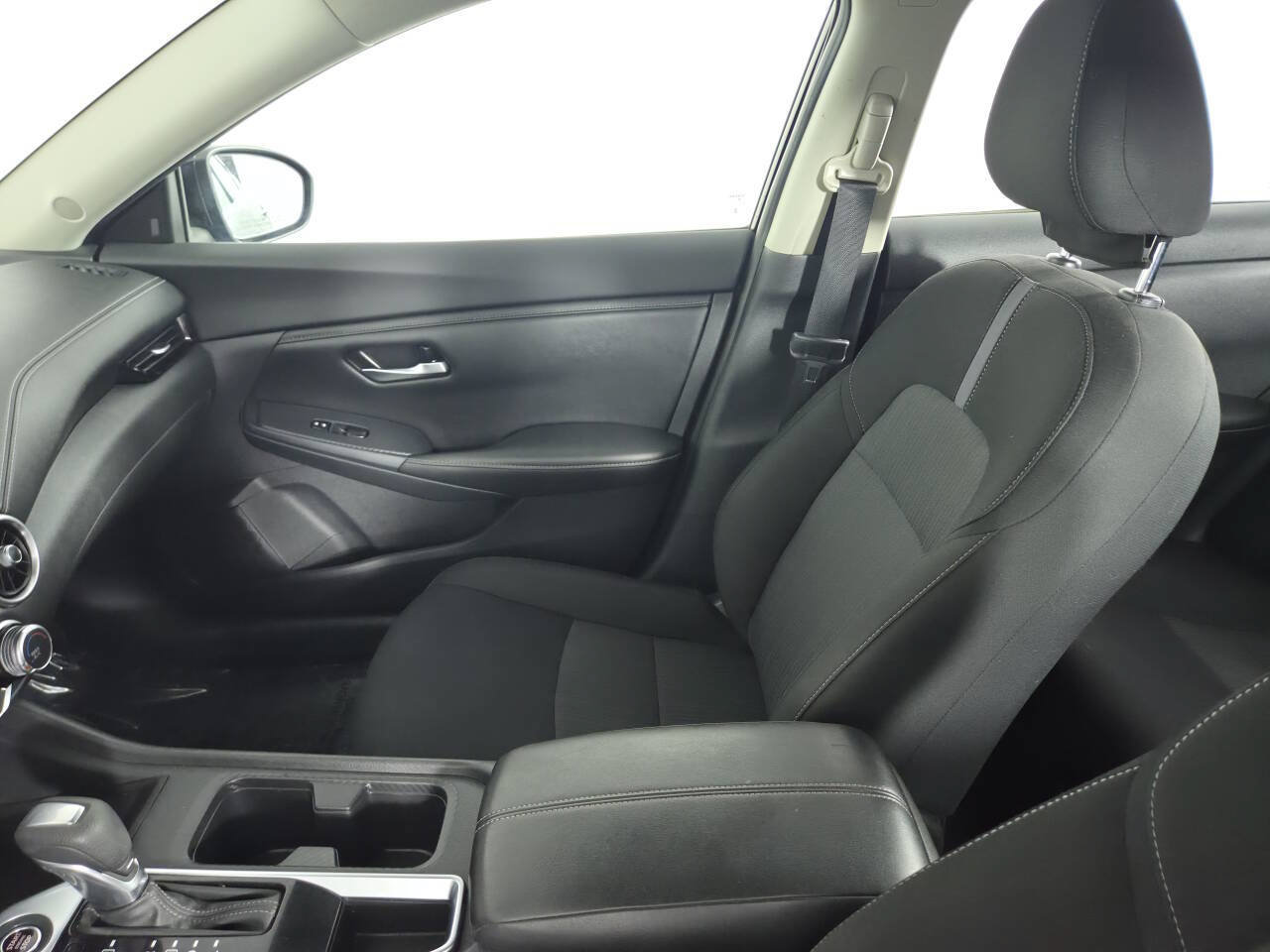 Used 2022 Nissan Sentra SV w/ Trunk Package FWD image 16