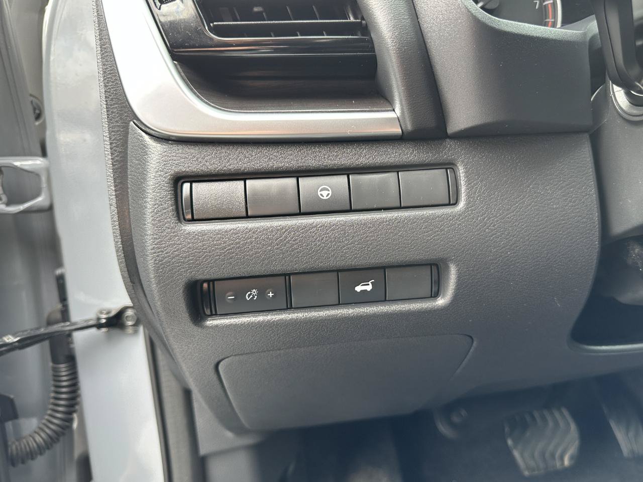 Used 2021 Nissan Rogue SL FWD image 53
