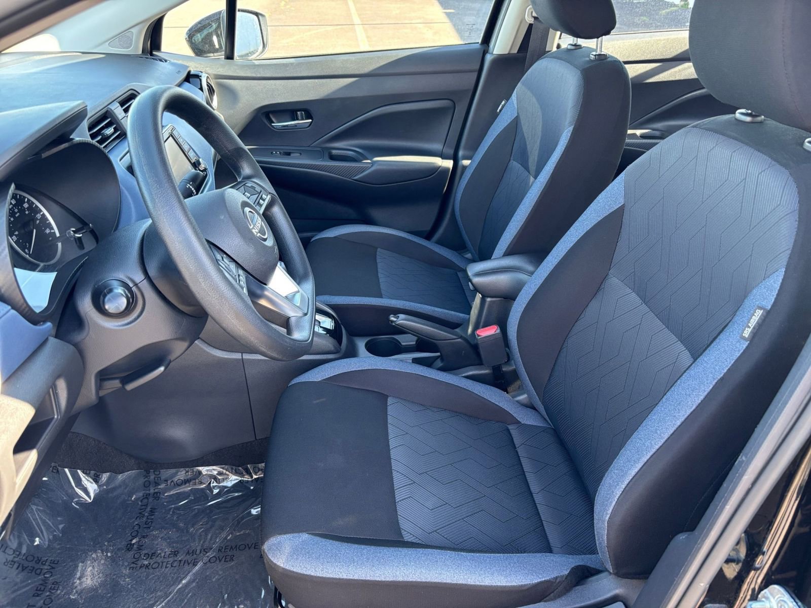Used 2025 Nissan Versa SV FWD image 34