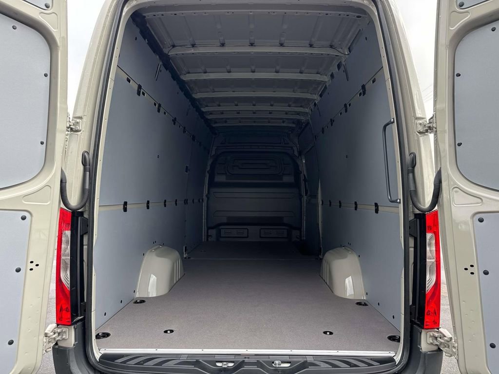 New 2025 Mercedes-Benz Sprinter 2500 image 5