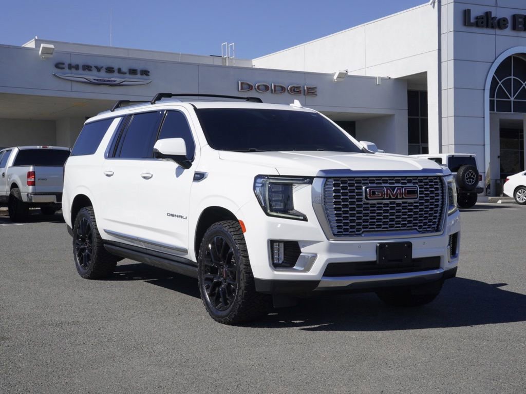 Used 2023 GMC Yukon XL Denali image 2