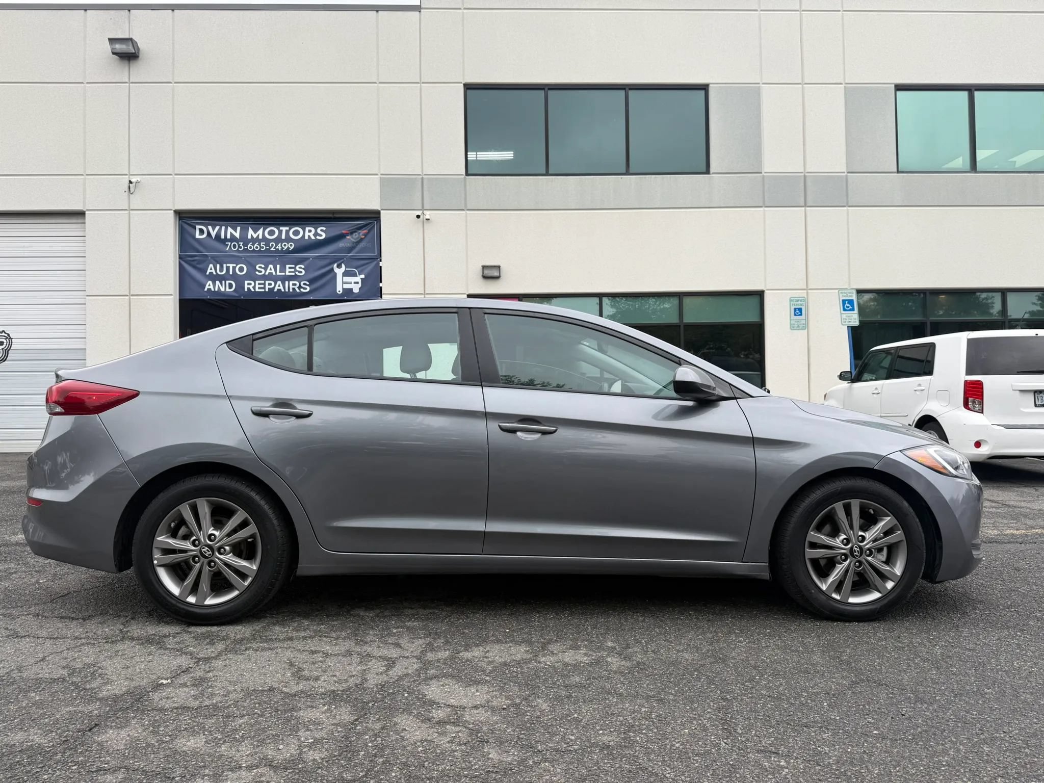 Used 2018 Hyundai Elantra SEL FWD image 2
