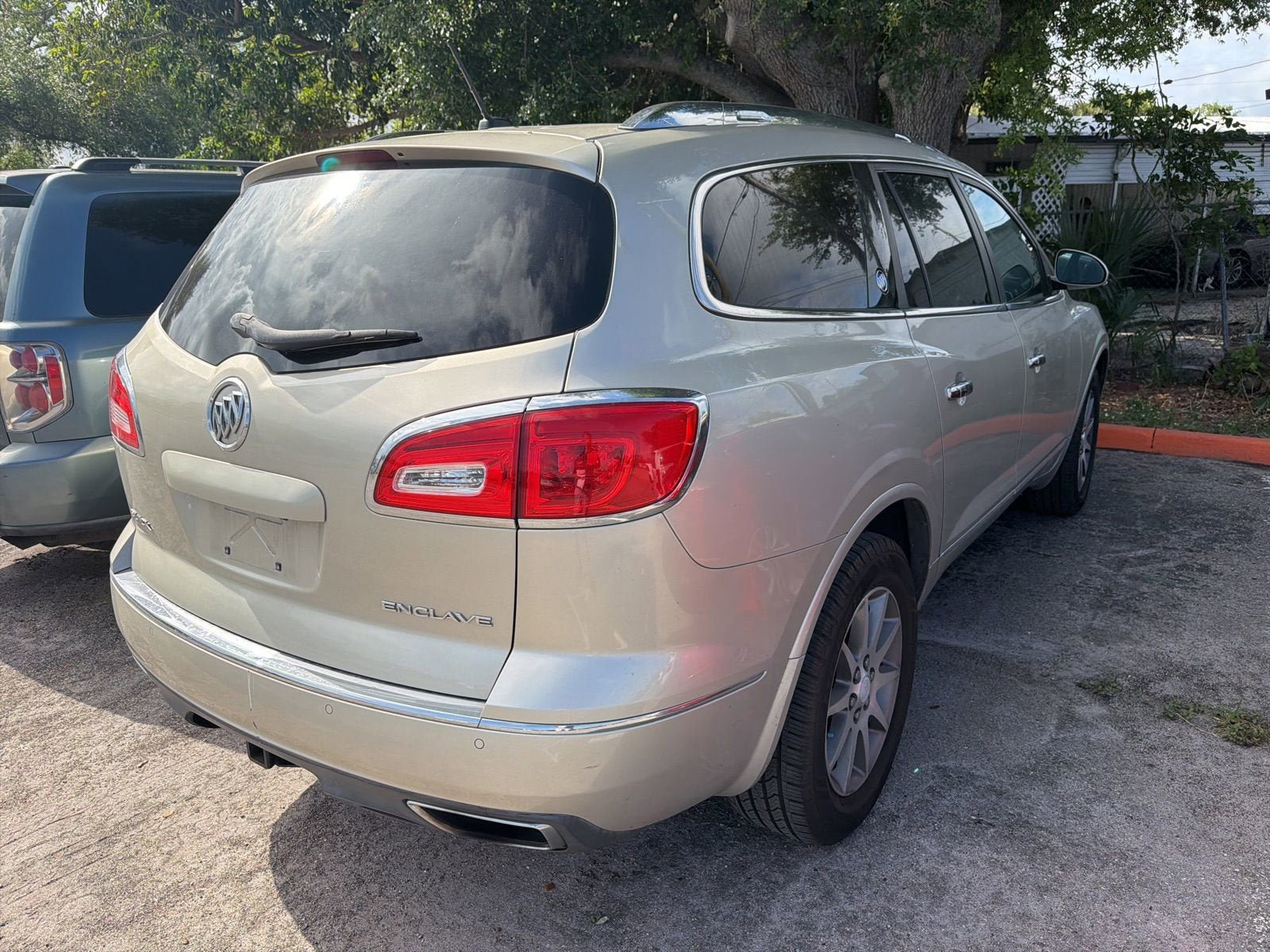 Used 2015 Buick Enclave Leather FWD image 10