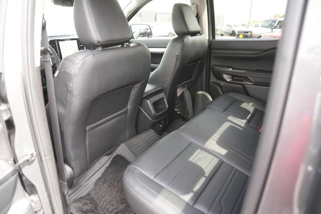 Used 2025 Ford Ranger Lariat w/ FX4 Off-Road Package image 11