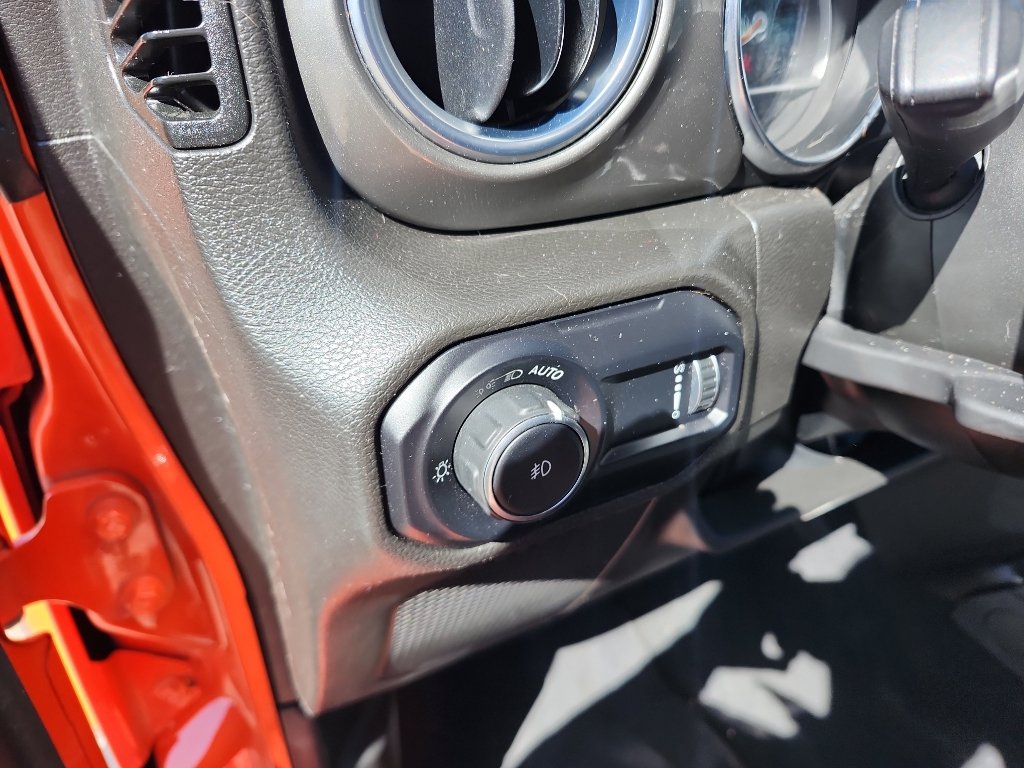 Used 2023 Jeep Wrangler Sahara image 19