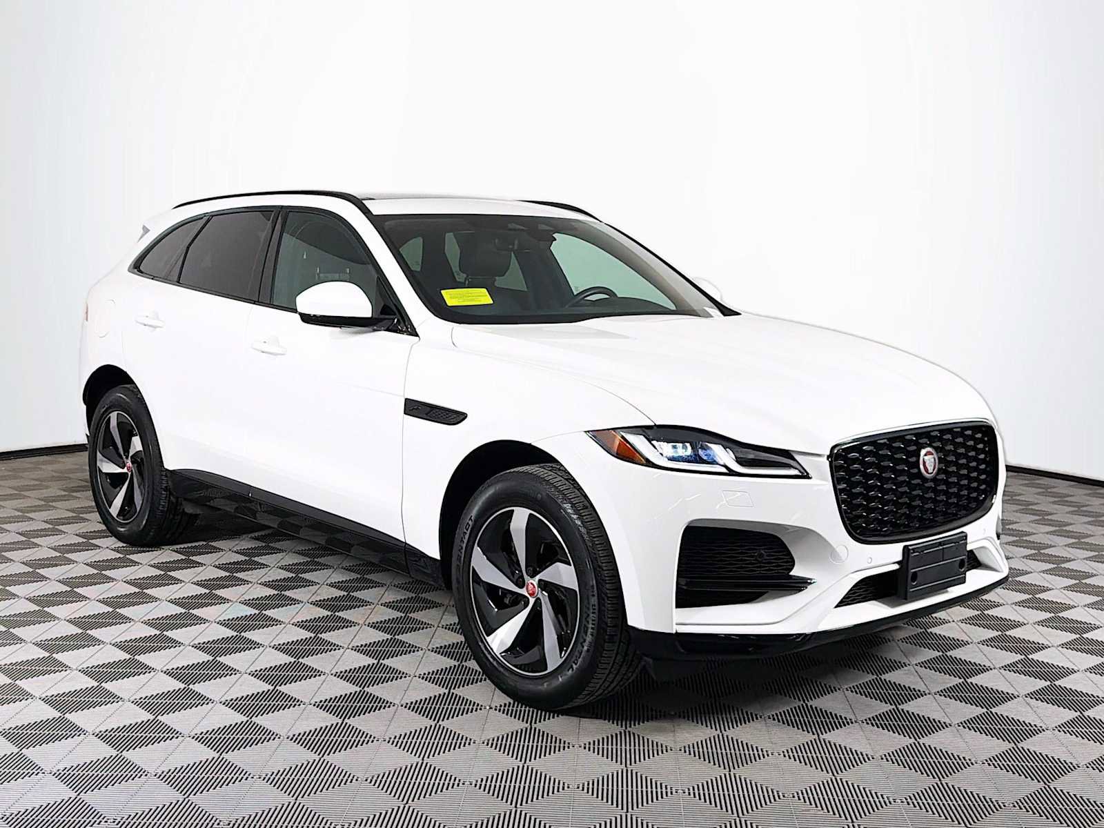 Used 2022 Jaguar F-PACE S image 3