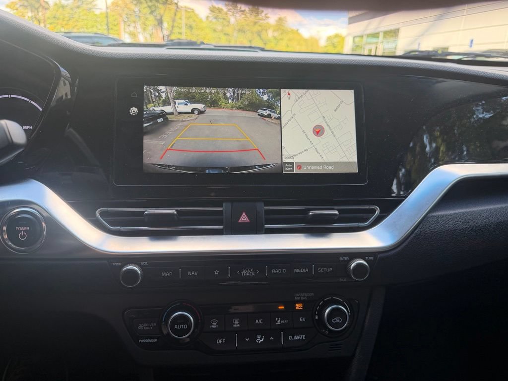 Used 2022 Kia Niro EX w/ Cold Weather Package FWD image 18