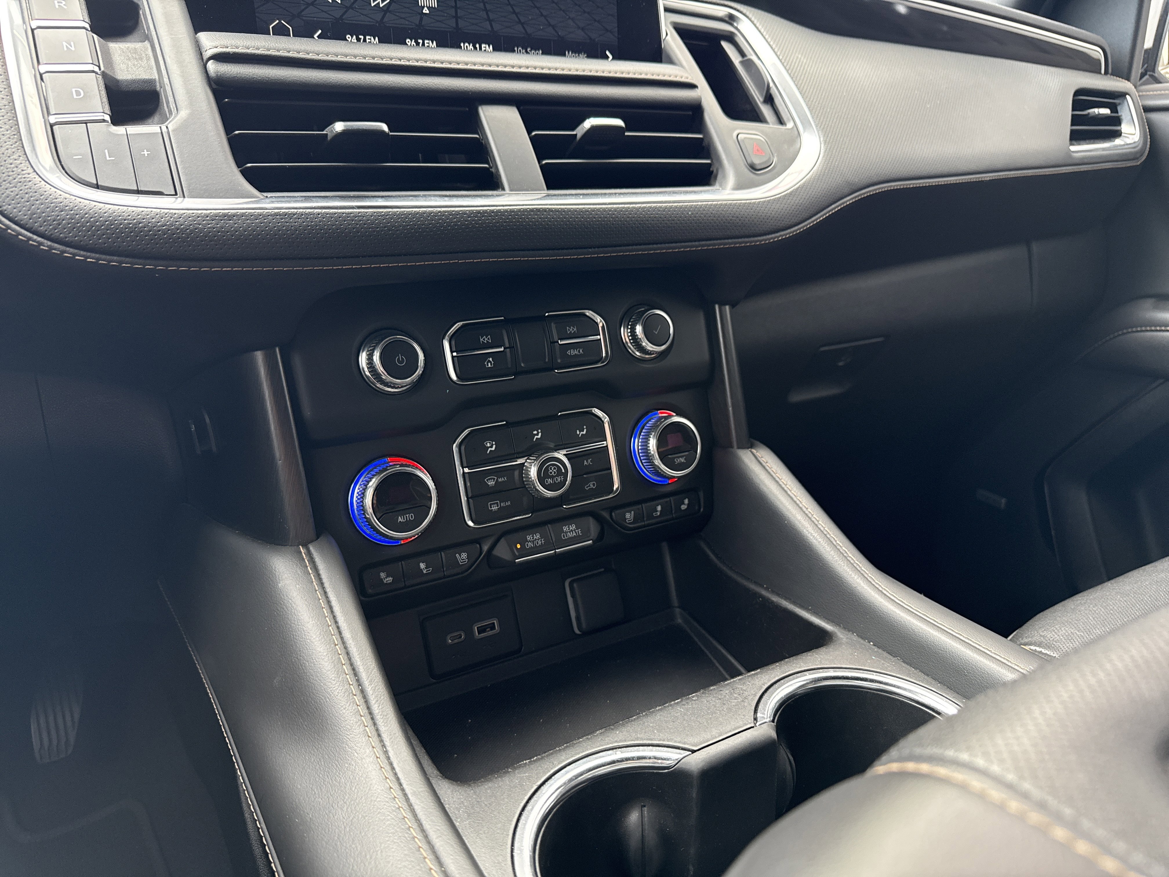 Used 2022 GMC Yukon AT4 image 28