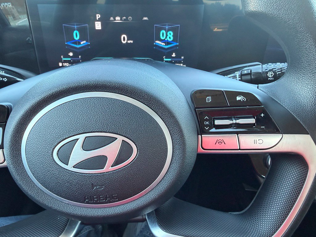 Used 2024 Hyundai Elantra SEL FWD image 19
