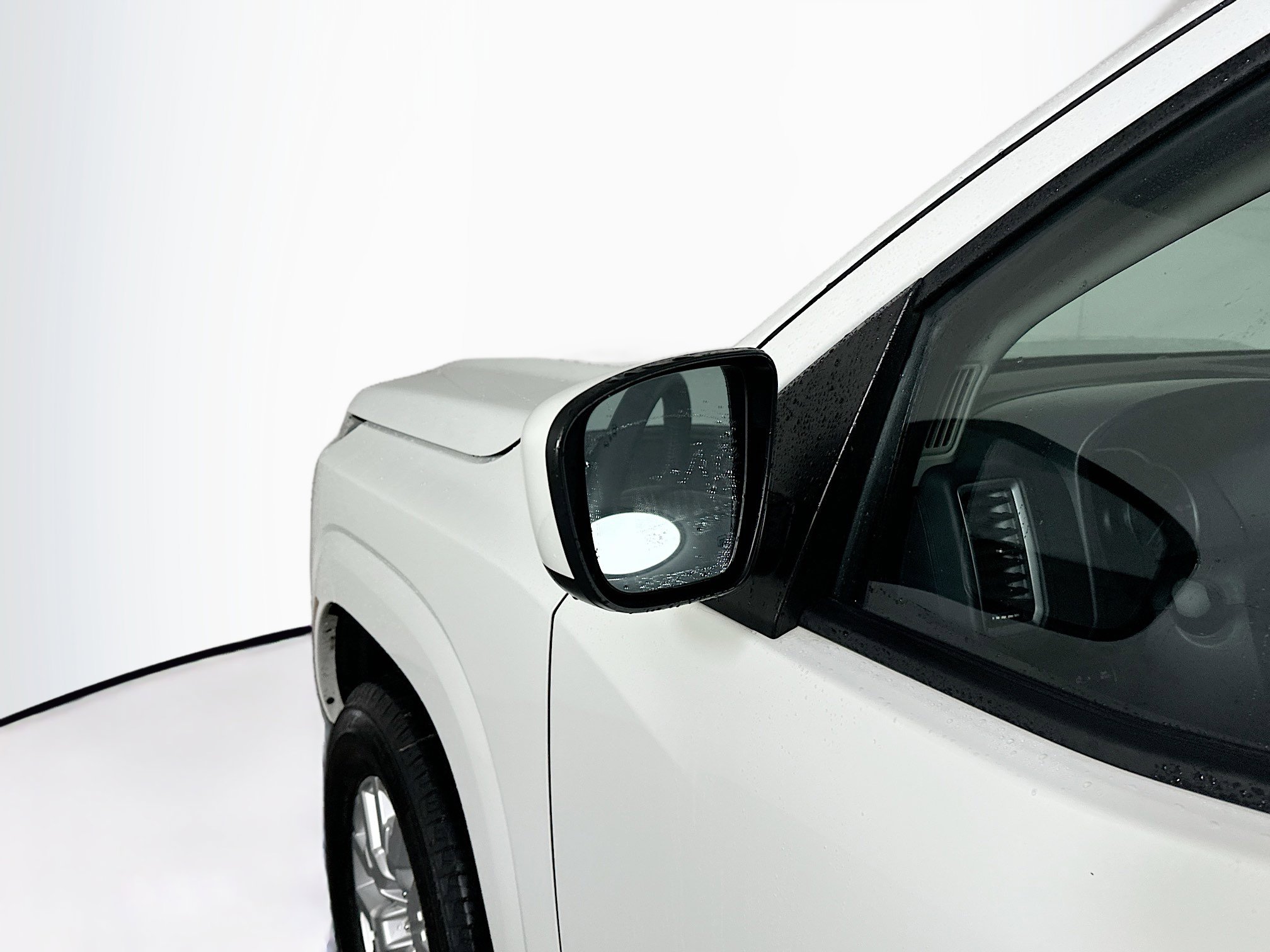 Used 2024 Nissan Frontier SV w/ SV Convenience Package RWD image 16