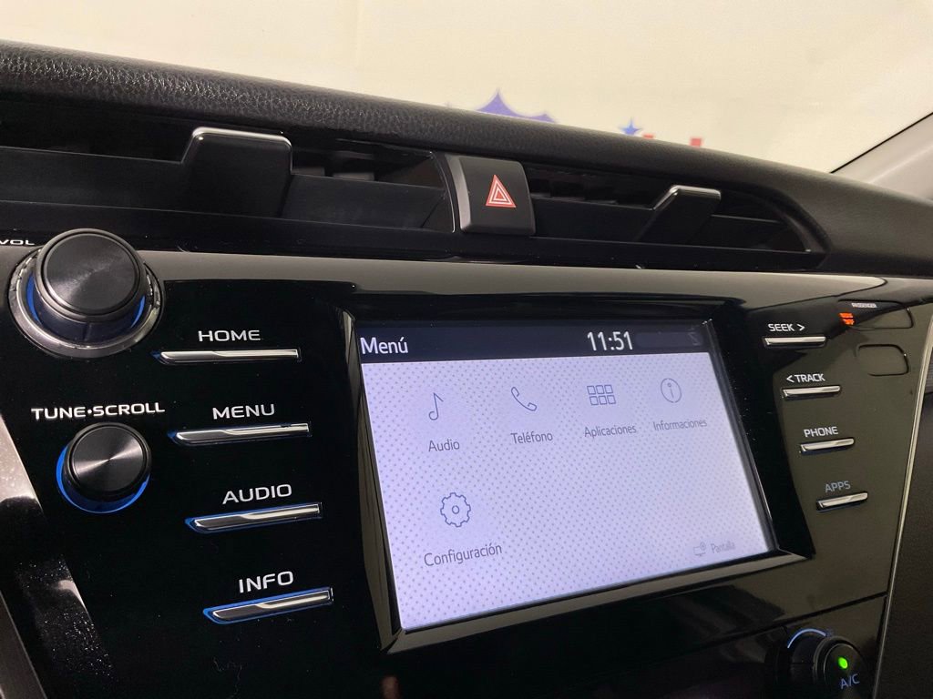 Used 2018 Toyota Camry SE FWD image 21