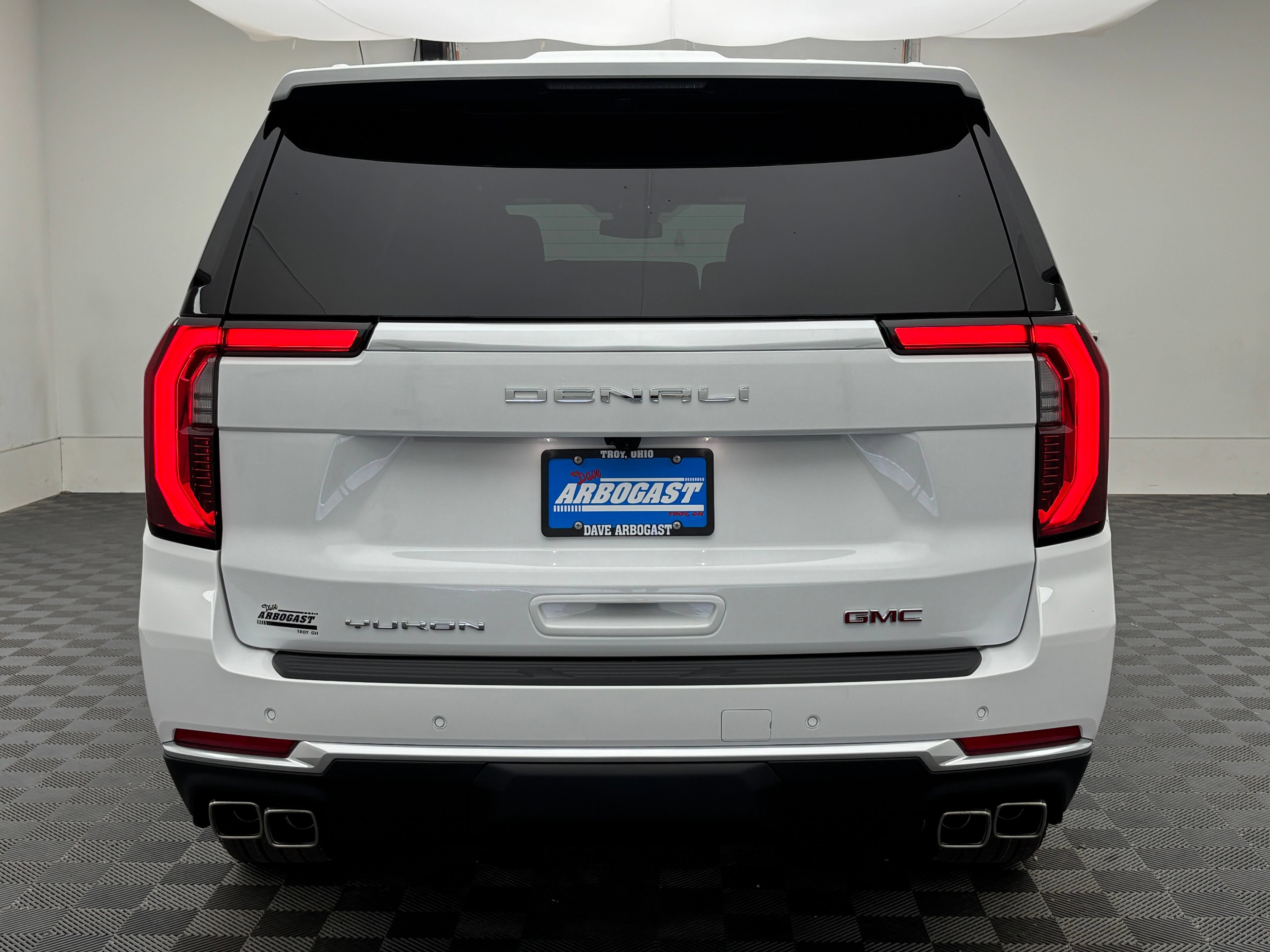 New 2026 GMC Yukon XL Denali w/ Sun & Power Step Package AWD/4WD image 10