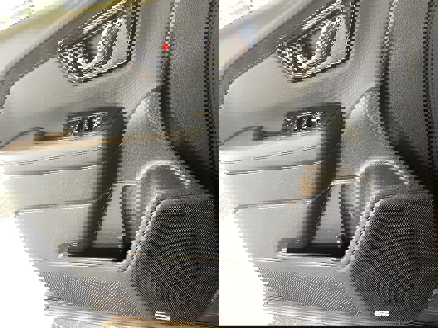 Used 2025 Subaru Forester Limited image 8