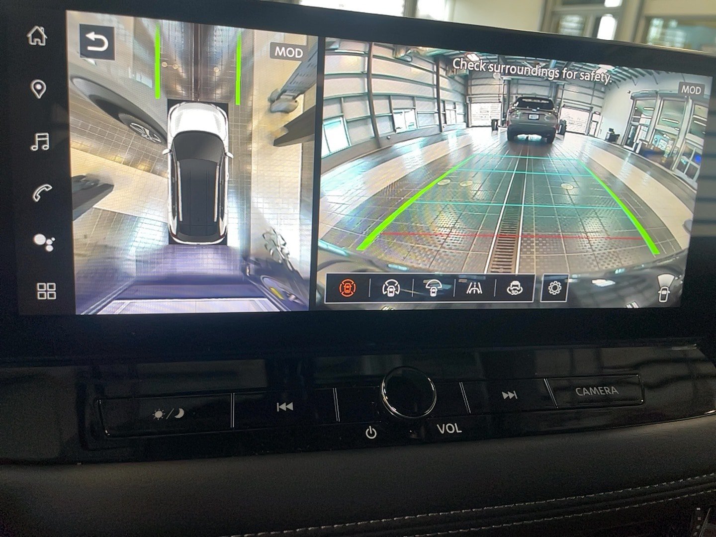 Used 2025 Nissan Rogue SL w/ Tech Package AWD/4WD image 7