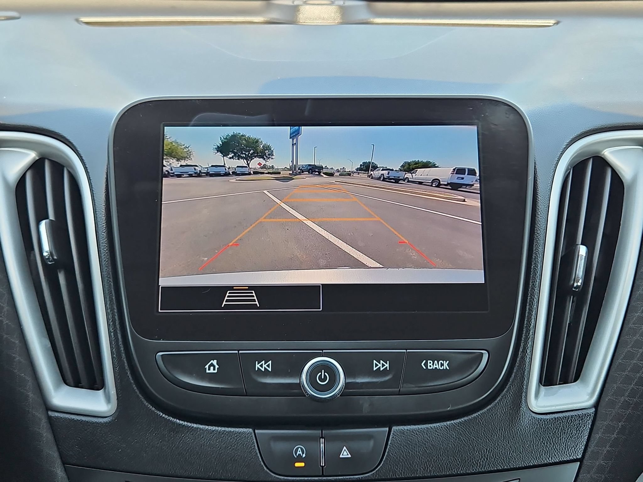 Used 2024 Chevrolet Malibu LT FWD image 18