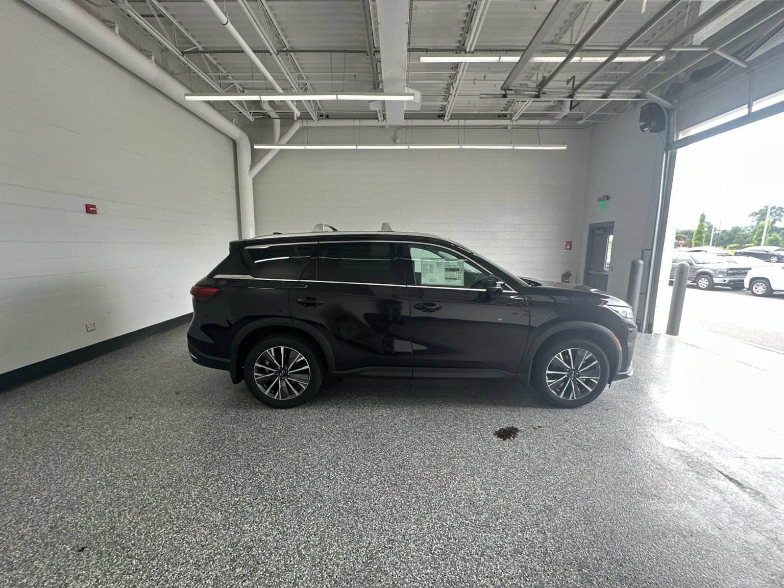 New 2027 INFINITI QX60 Luxe w/ Cargo Package AWD/4WD image 8