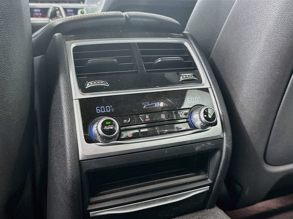 Used 2018 BMW 750i xDrive AWD/4WD image 28