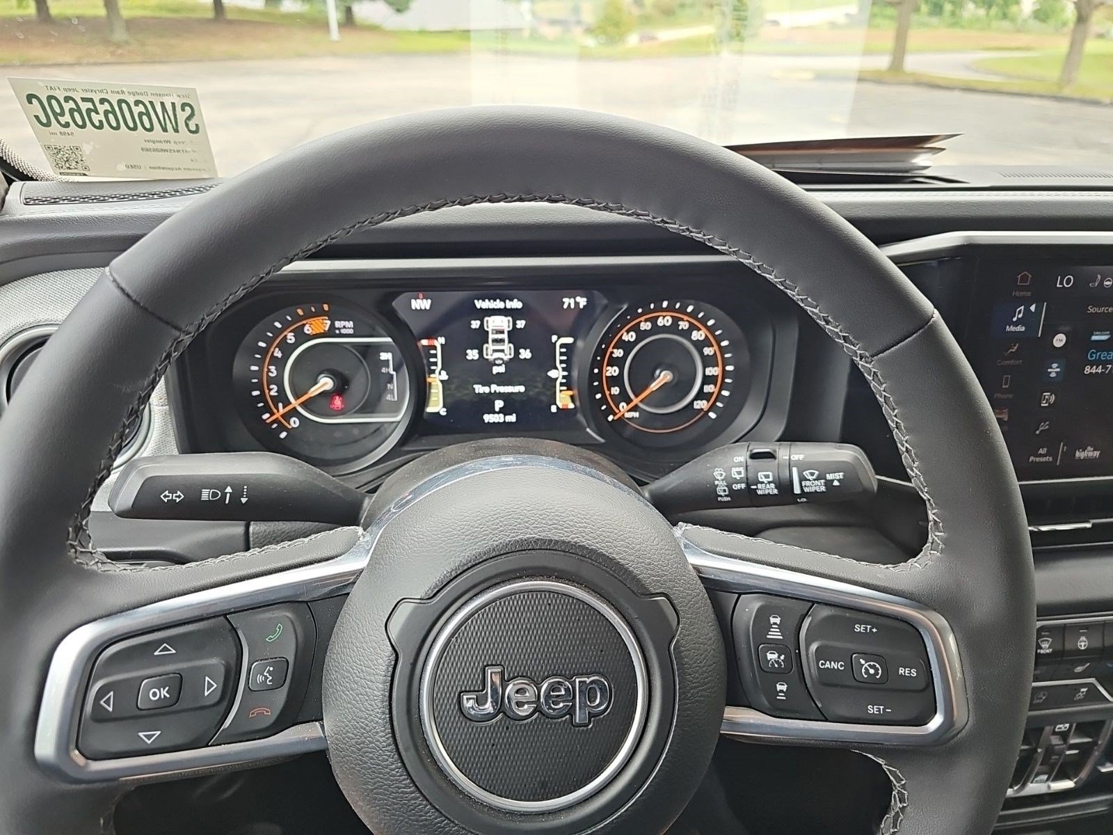 Used 2025 Jeep Wrangler Unlimited Sahara AWD/4WD image 19