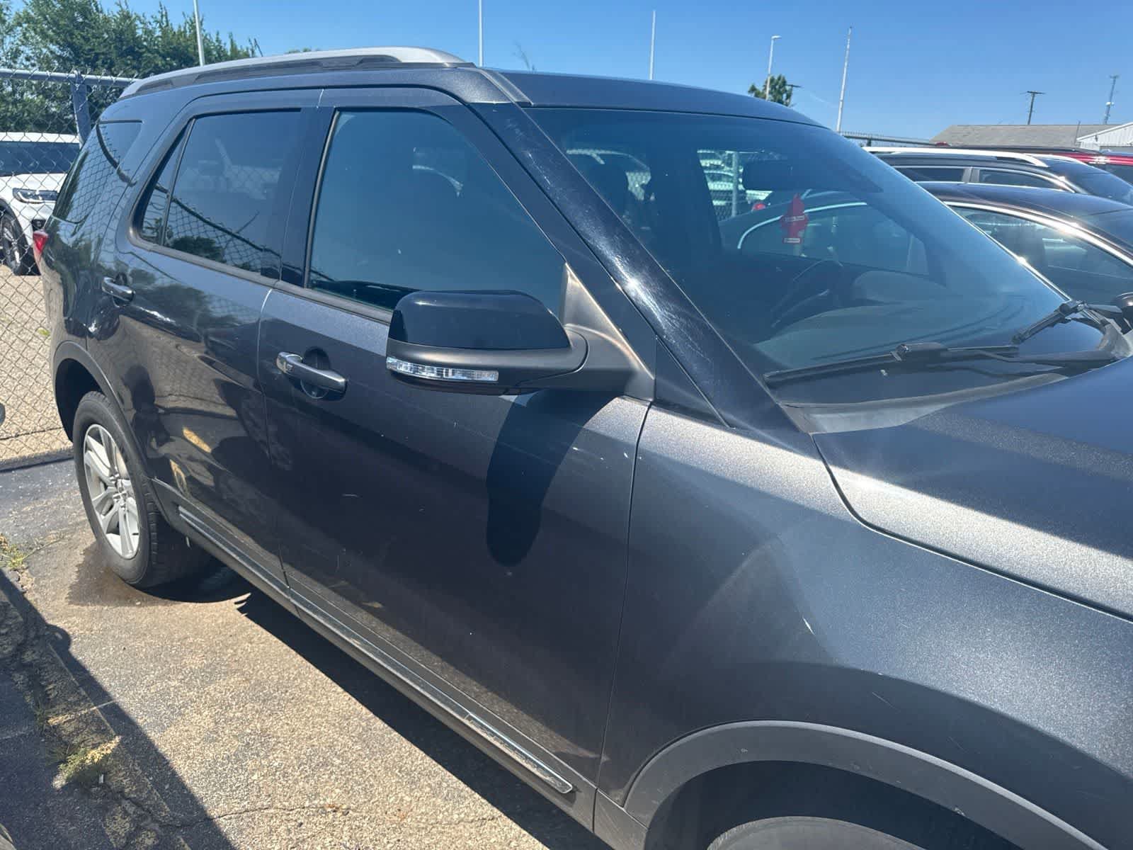 Used 2018 Ford Explorer XLT w/ Equipment Group 201A AWD/4WD image 21