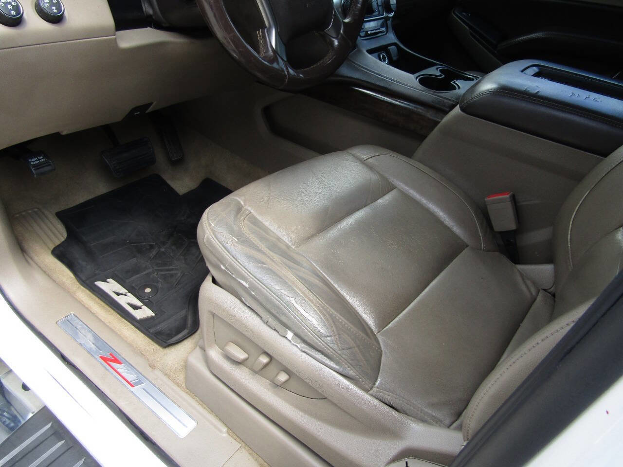 Used 2016 Chevrolet Suburban LT image 8