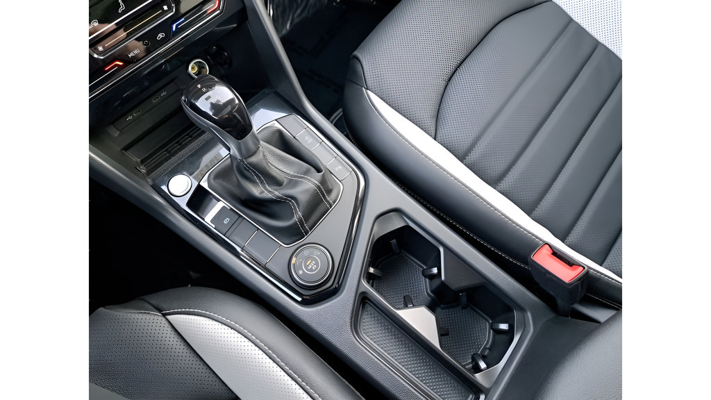 New 2025 Volkswagen Taos SEL AWD/4WD image 25