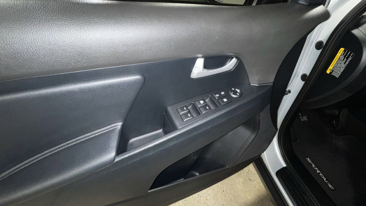 Used 2016 Kia Sportage LX image 22