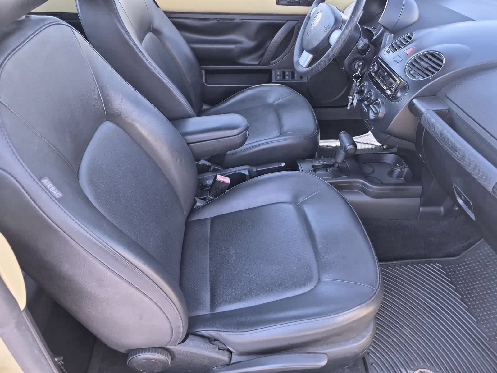 Used 2008 Volkswagen Beetle S FWD image 20