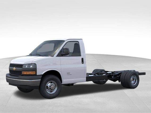 New 2026 Chevrolet Express 3500 w/ Power Convenience Package RWD image 2