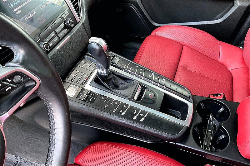 Used 2018 Porsche Macan AWD/4WD image 12