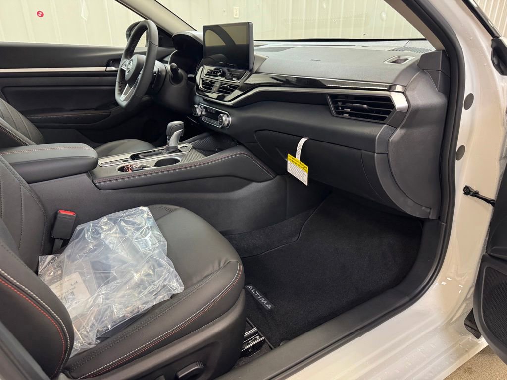 New 2026 Nissan Altima 2.5 SR FWD image 25