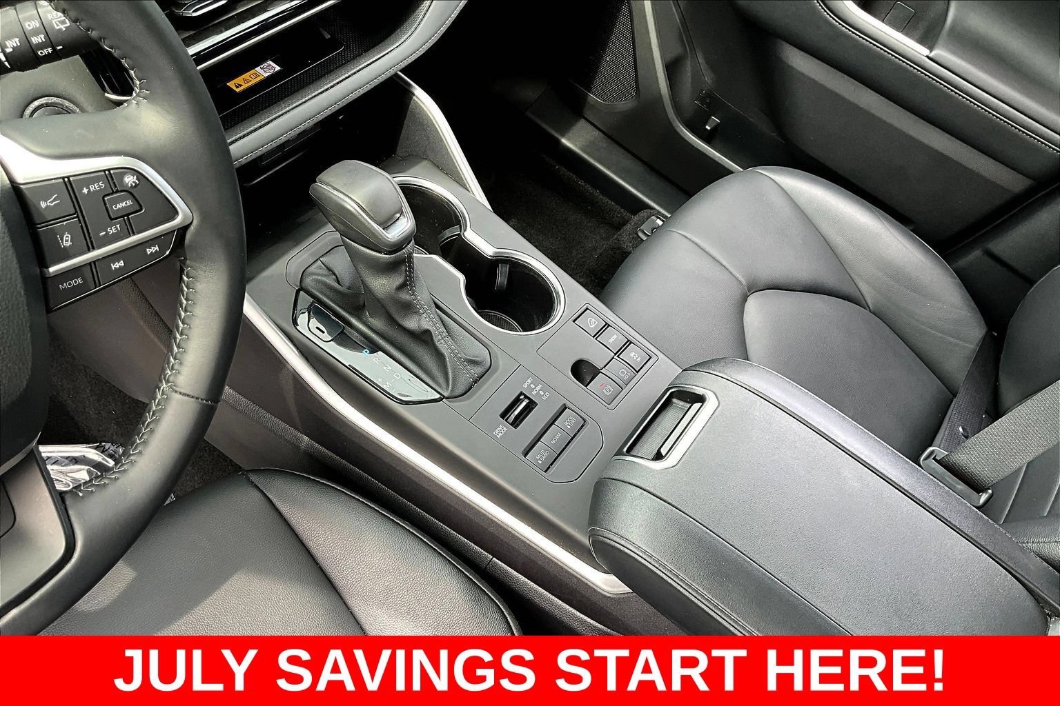 Used 2024 Toyota Highlander XLE AWD/4WD image 23