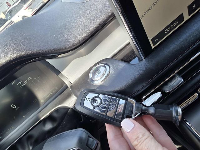 Certified 2022 Lincoln Aviator Standard w/ Premium Package image 16