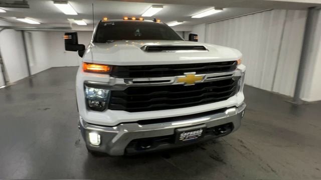 Certified 2024 Chevrolet Silverado 3500 LT w/ Safety Package AWD/4WD image 3