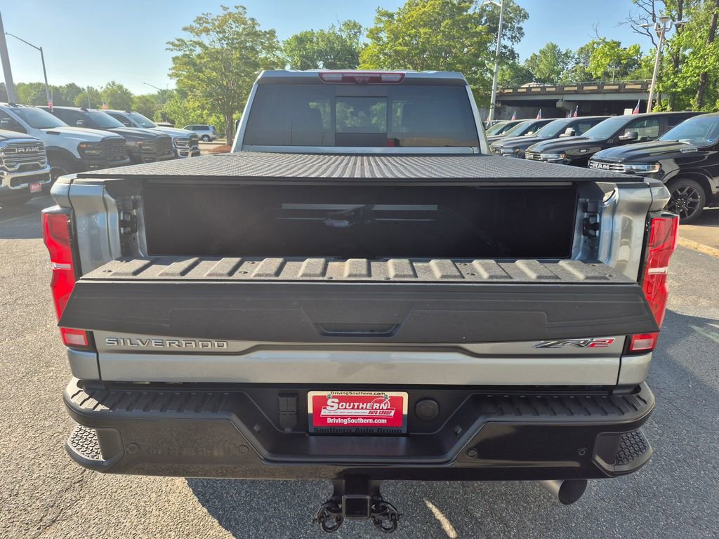 Used 2025 Chevrolet Silverado 2500 ZR2 w/ Technology Package AWD/4WD image 11