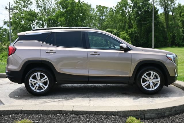 Used 2018 GMC Terrain SLE w/ Driver Convenience Package AWD/4WD image 4