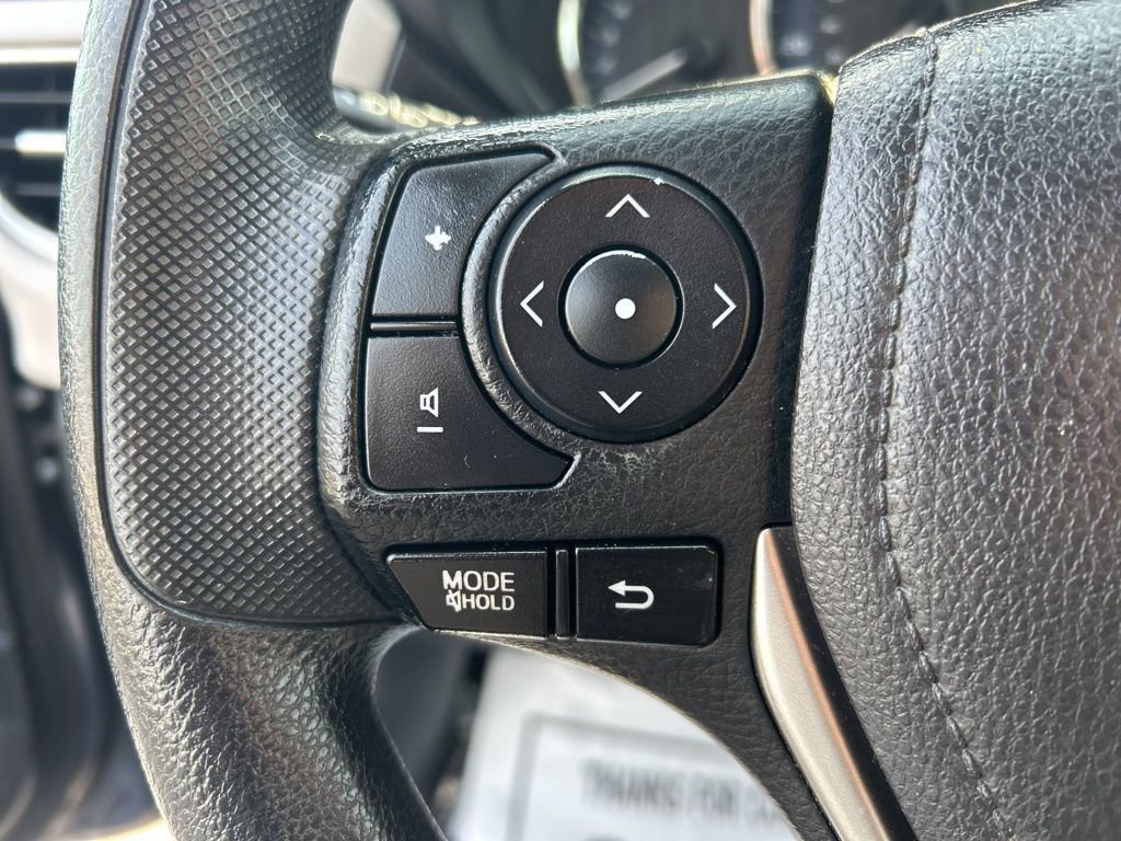 Used 2015 Toyota Corolla LE FWD image 7