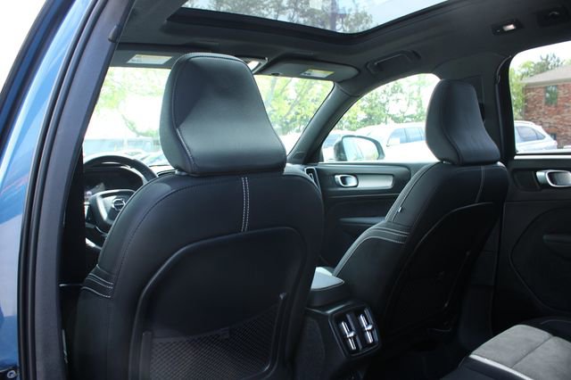 Used 2025 Volvo XC40 B5 Plus image 33