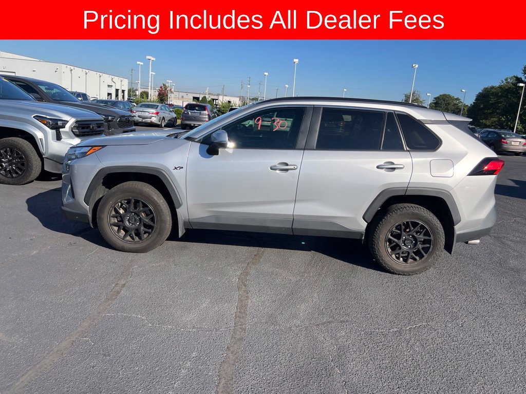Used 2024 Toyota RAV4 XLE FWD image 2
