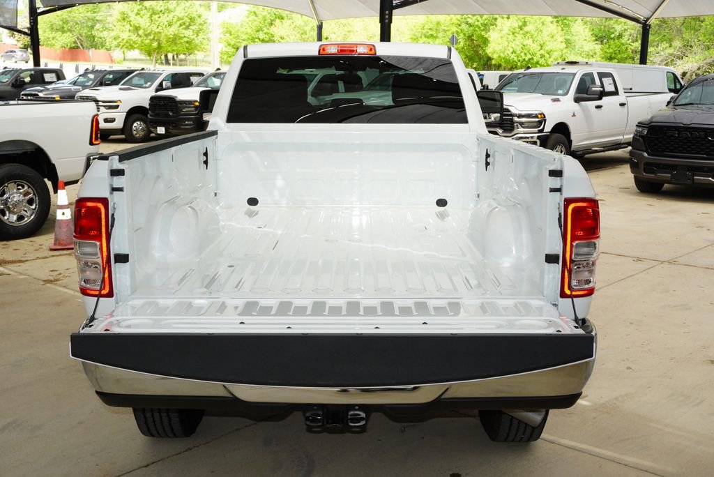 Used 2024 RAM 2500 Tradesman w/ Chrome Appearance Group image 28