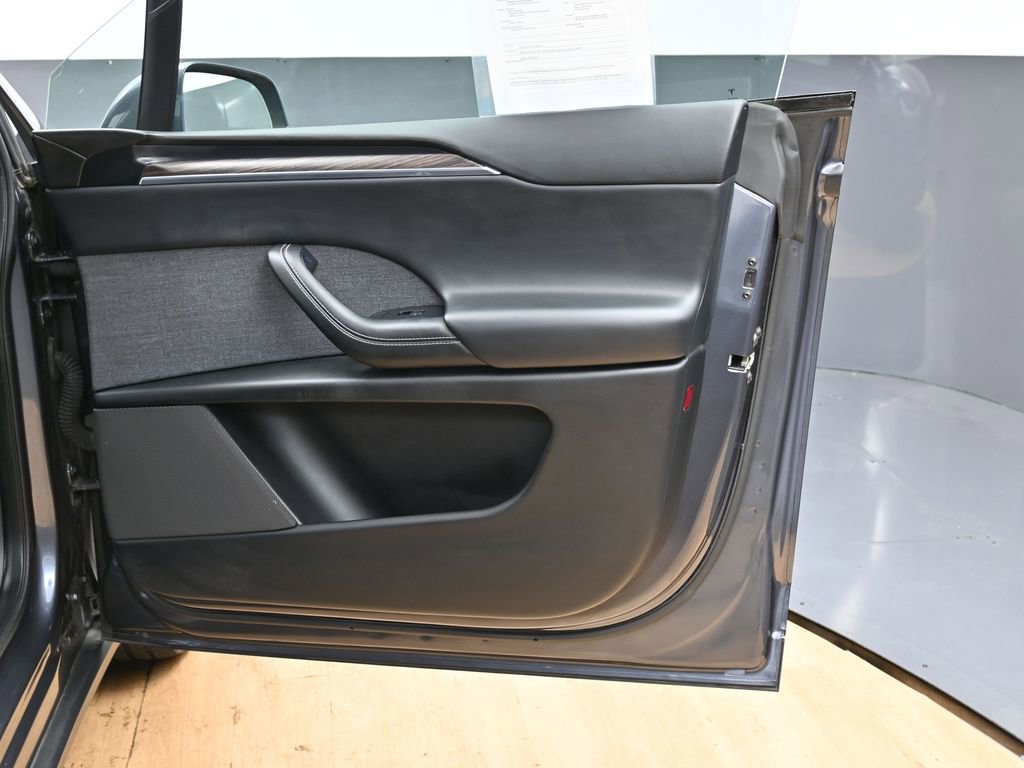 Used 2023 Tesla Model X image 44