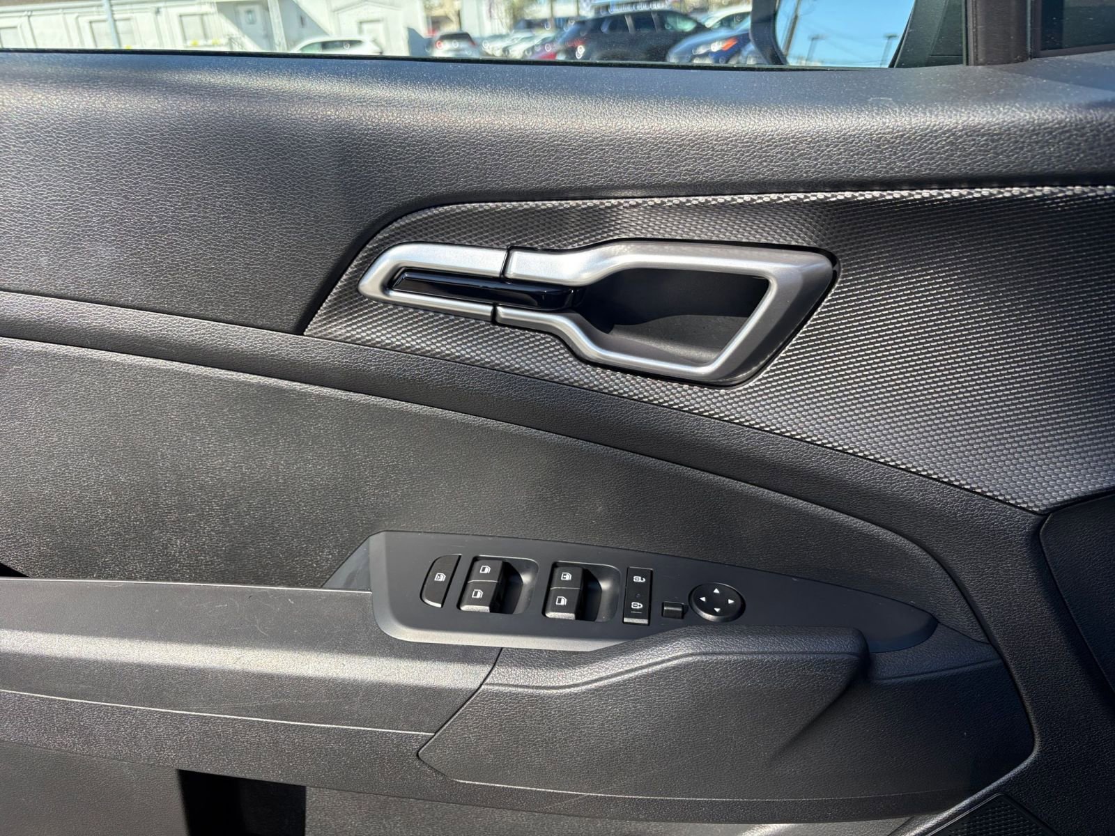 Used 2025 Kia Sportage LX image 18