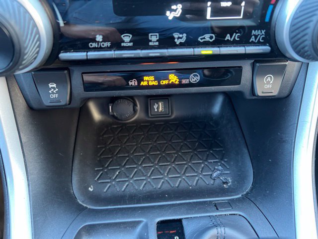 Used 2023 Toyota RAV4 LE AWD/4WD image 17