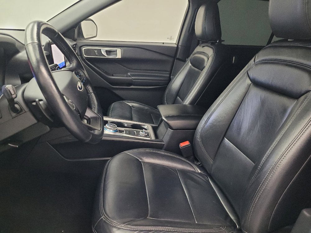 Used 2020 Ford Explorer XLT w/ Comfort Package AWD/4WD image 17