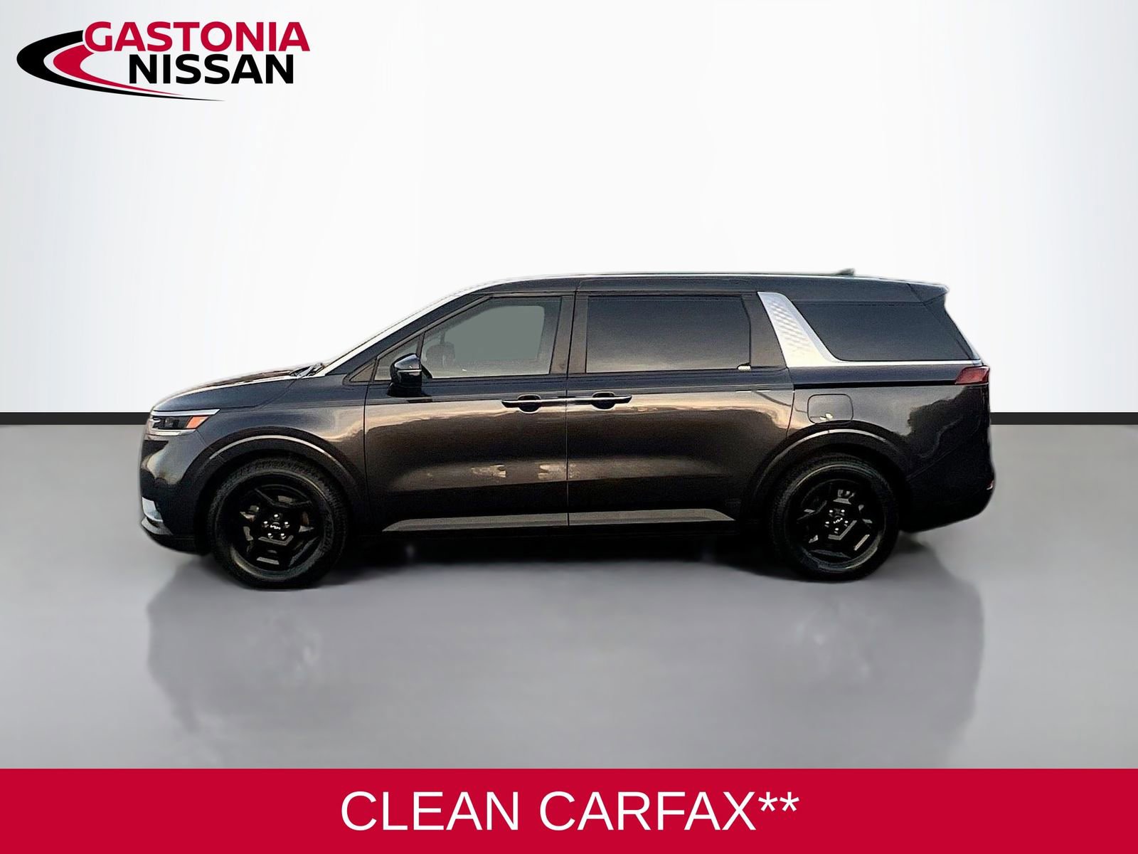 Used 2024 Kia Carnival LX image 5