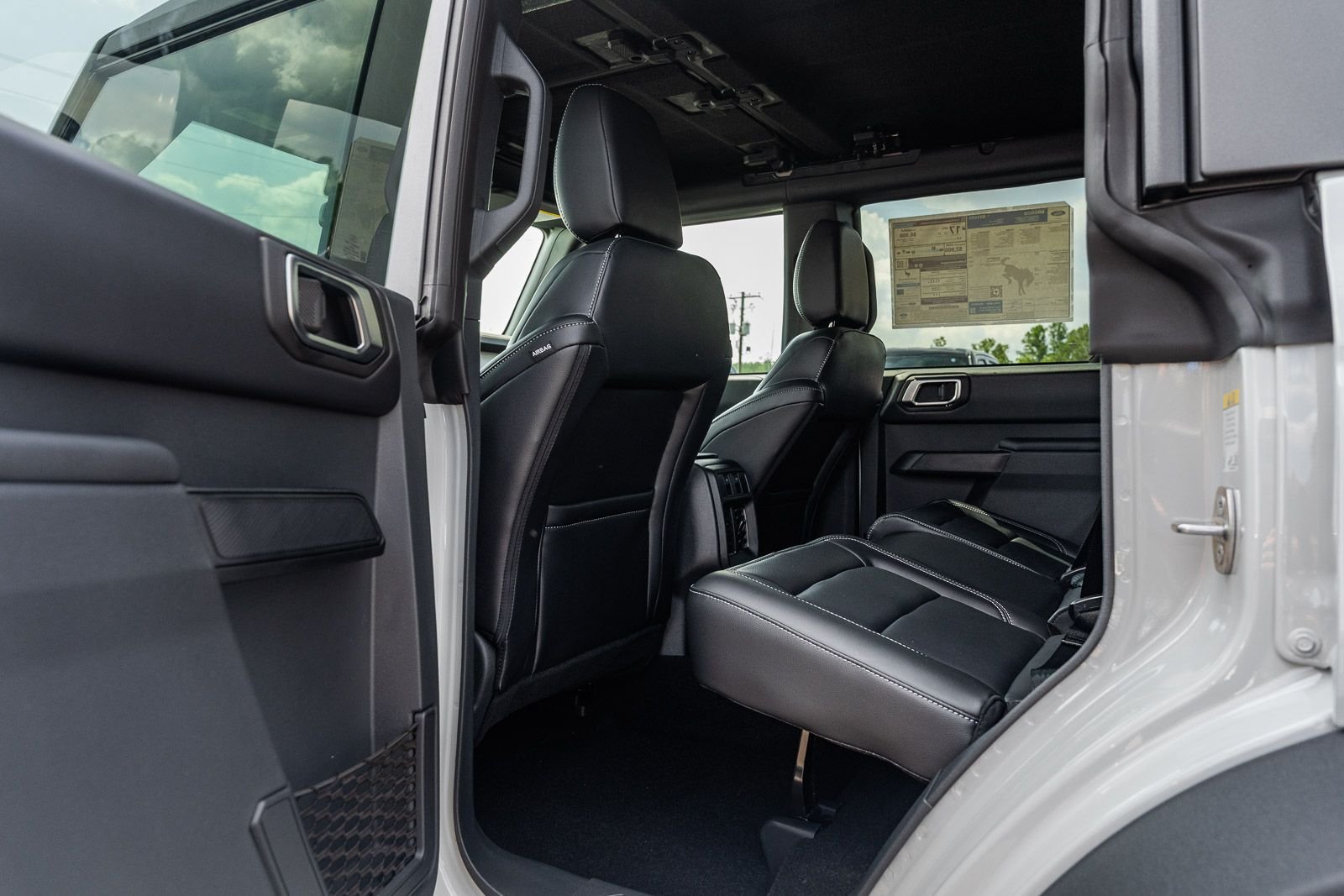 New 2026 Ford Bronco Outer Banks w/ Sasquatch Package AWD/4WD image 12